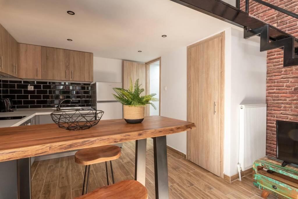 Industrial Loft Near Seaside W 200Mbps Apartman Szaloniki Kültér fotó