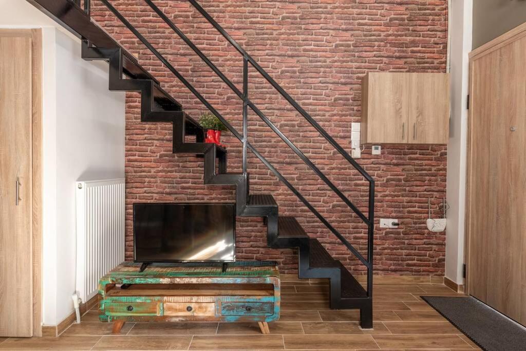 Industrial Loft Near Seaside W 200Mbps Apartman Szaloniki Kültér fotó